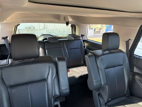 Used 2023 Ford Expedition XLT AWD/4WD image 29