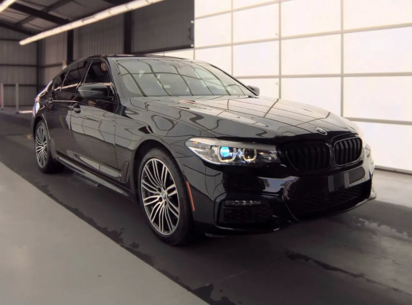 Used 2020 BMW 530i w/ M Sport Package RWD image 5