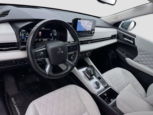Used 2024 Mitsubishi Outlander SEL AWD/4WD image 7