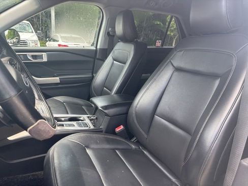 Used 2020 Ford Explorer XLT w/ Equipment Group 202A RWD image 6