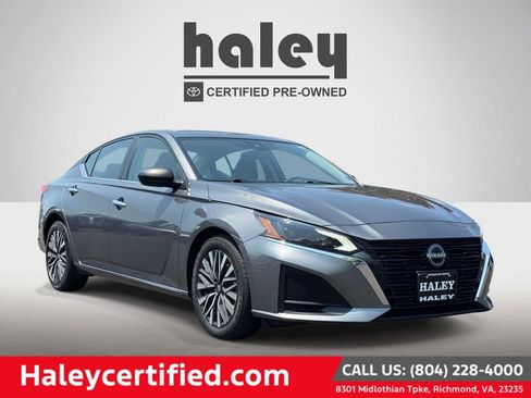 Used 2024 Nissan Altima 2.5 SV FWD image 1