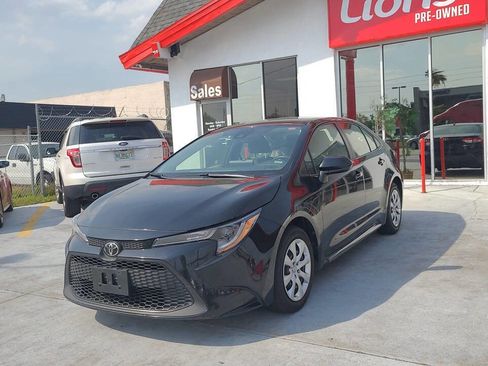 Used 2020 Toyota Corolla LE FWD image 1