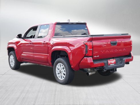 Certified 2025 Toyota Tacoma SR5 AWD/4WD image 5