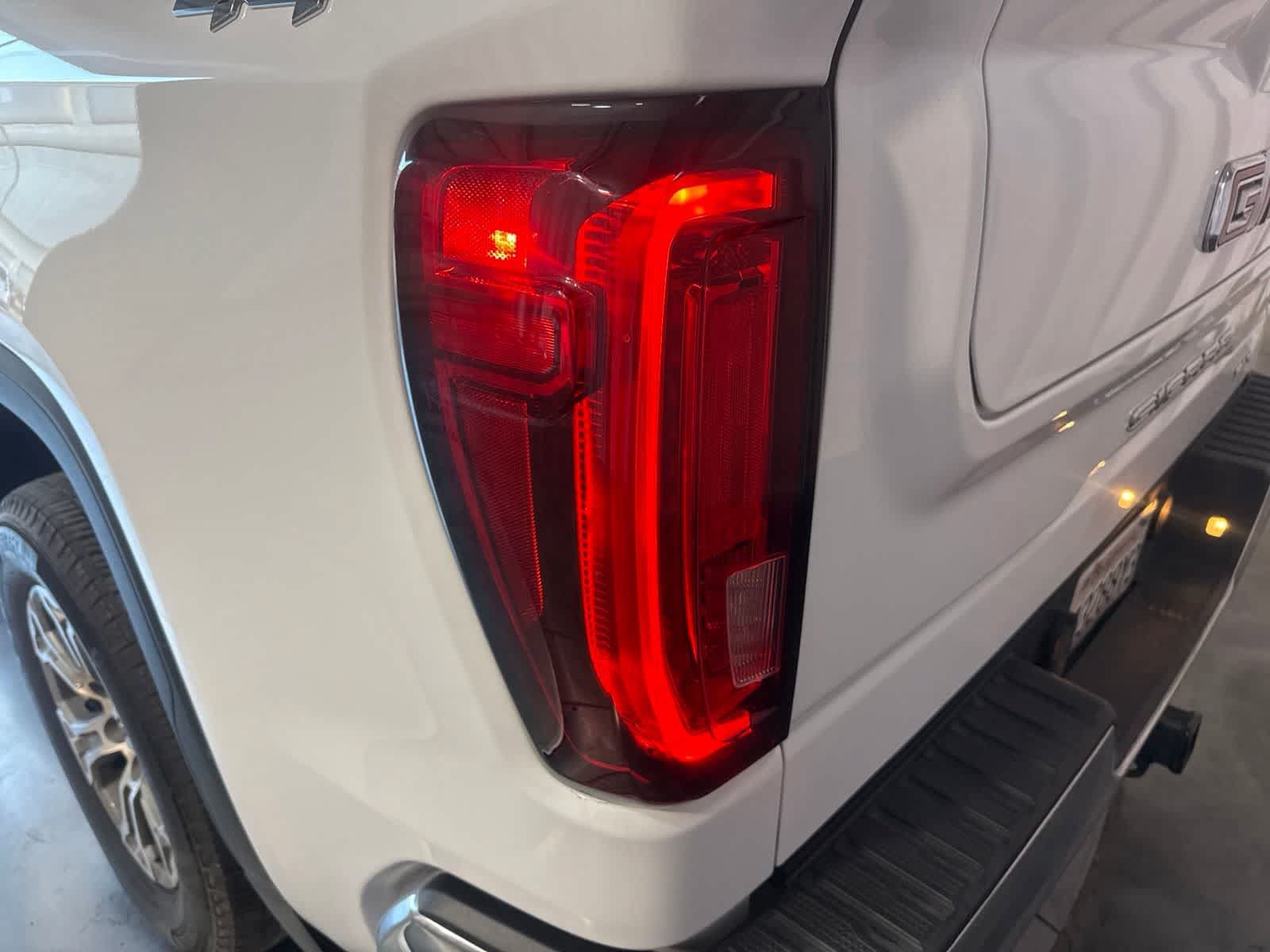 Used 2024 GMC Sierra 1500 SLT AWD/4WD image 29