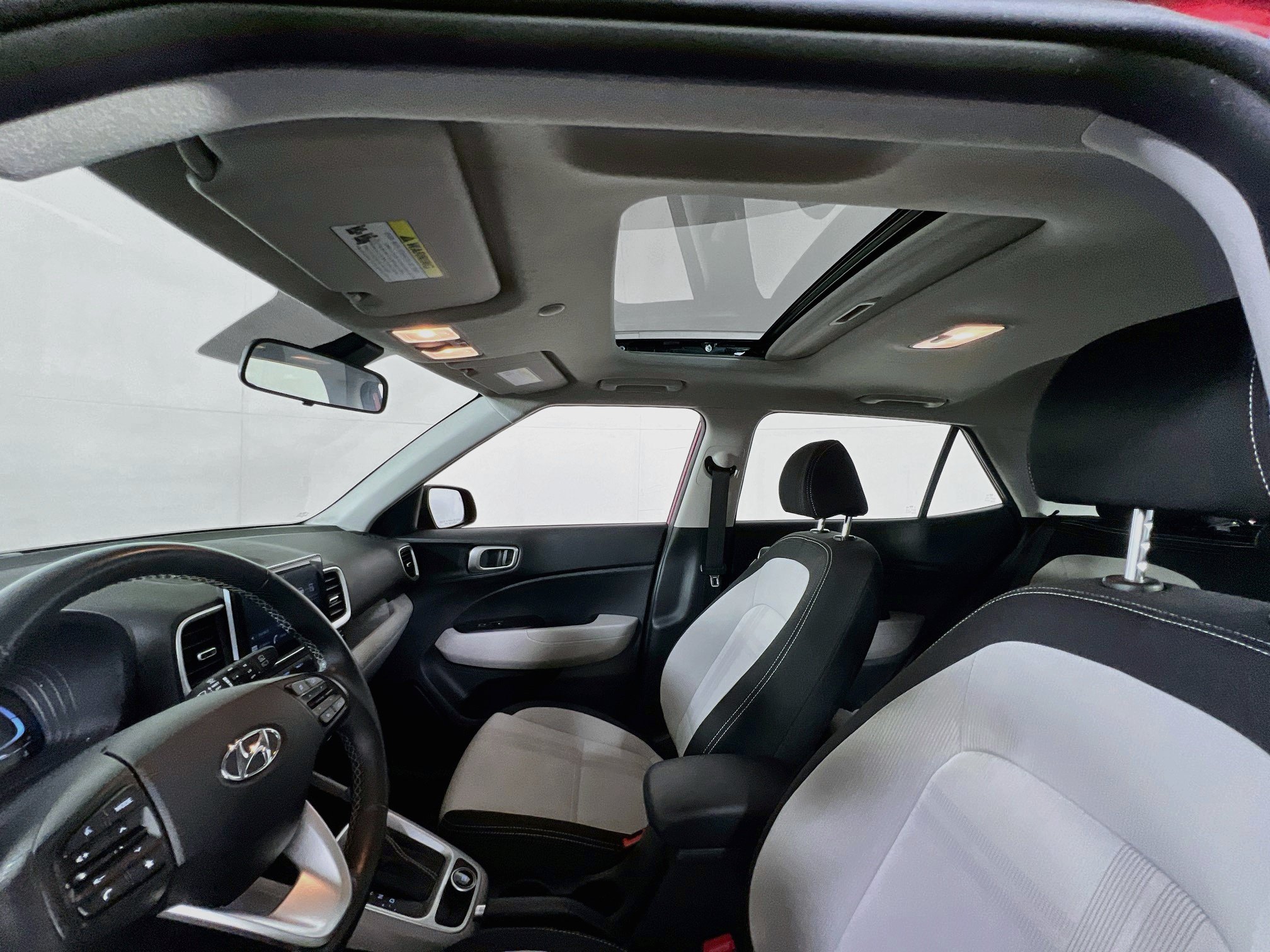 Used 2024 Hyundai Venue SEL FWD image 20