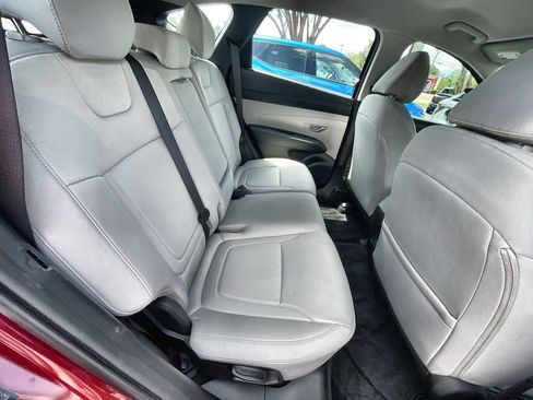 Used 2025 Hyundai Tucson SE FWD image 24