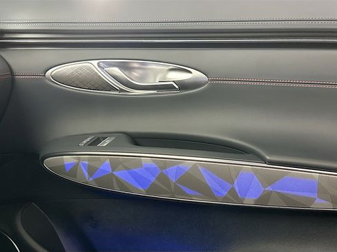 Used 2025 Genesis GV70 3.5T Sport w/ Sport Advanced Package image 17