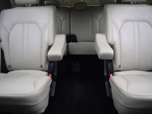 Used 2019 Ford Expedition Platinum image 15