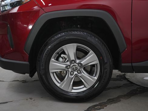 Used 2025 Toyota RAV4 XLE w/ Convenience Package image 30