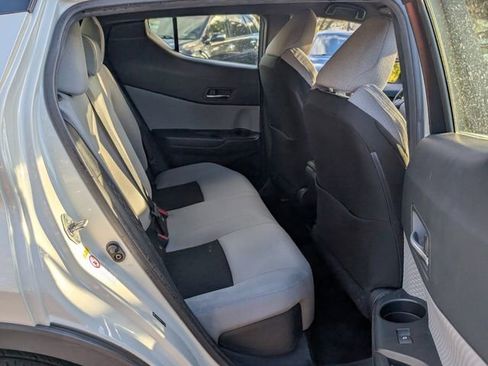 Used 2019 Toyota C-HR XLE image 19