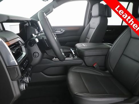 Used 2025 GMC Yukon Denali image 17