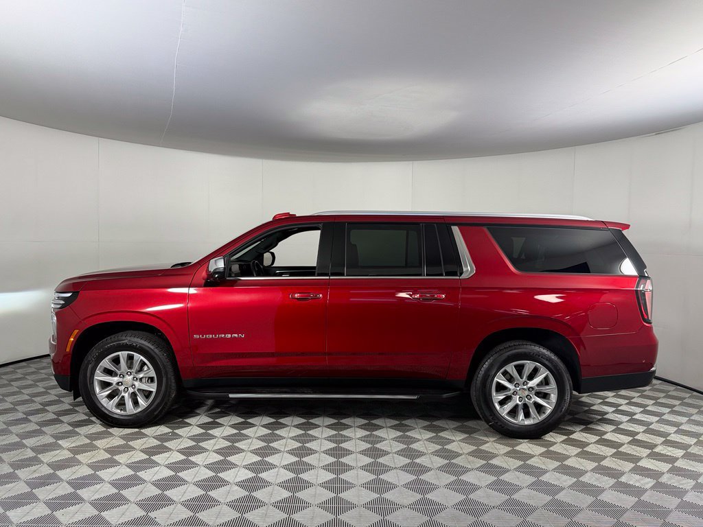 Used 2025 Chevrolet Suburban Premier AWD/4WD image 11