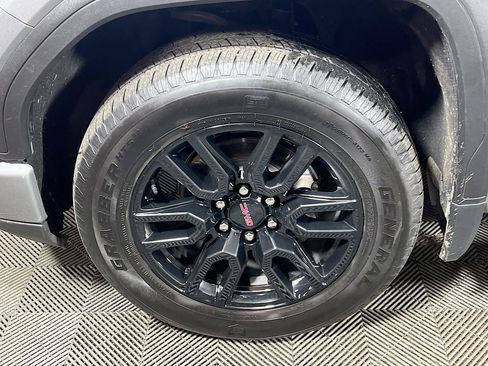 Used 2023 GMC Sierra 1500 Elevation image 25