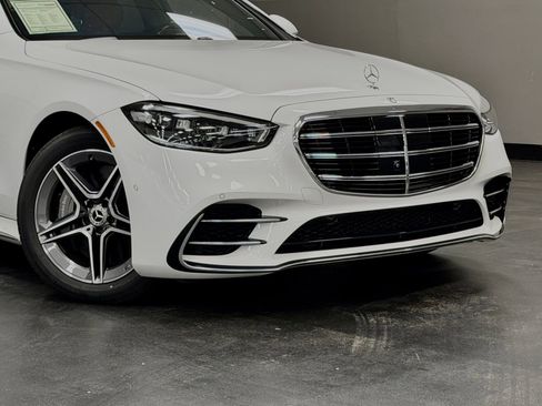 Used 2024 Mercedes-Benz S 580 4MATIC Sedan image 3