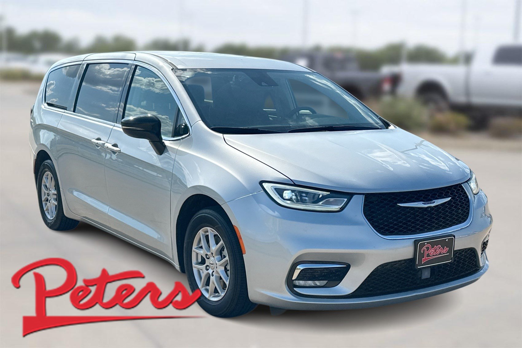 Used 2024 Chrysler Pacifica Touring-L FWD image 1