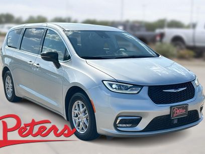 Used 2024 Chrysler Pacifica Touring-L