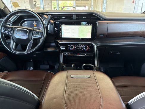 Used 2024 GMC Sierra 3500 Denali Ultimate AWD/4WD image 22