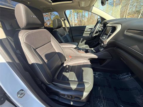 Used 2021 GMC Acadia Denali w/ Denali Technology Package image 24