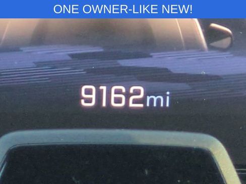 Used 2025 Chevrolet Traverse RS image 14