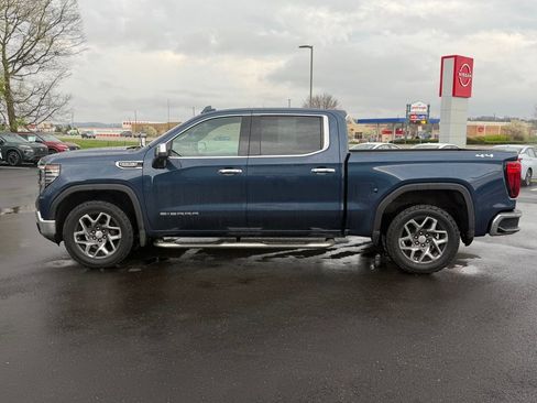 Used 2022 GMC Sierra 1500 SLT w/ SLT Convenience Package image 4