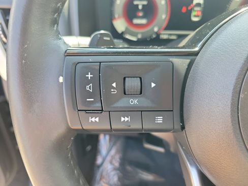 Certified 2024 Nissan Rogue SL FWD image 20