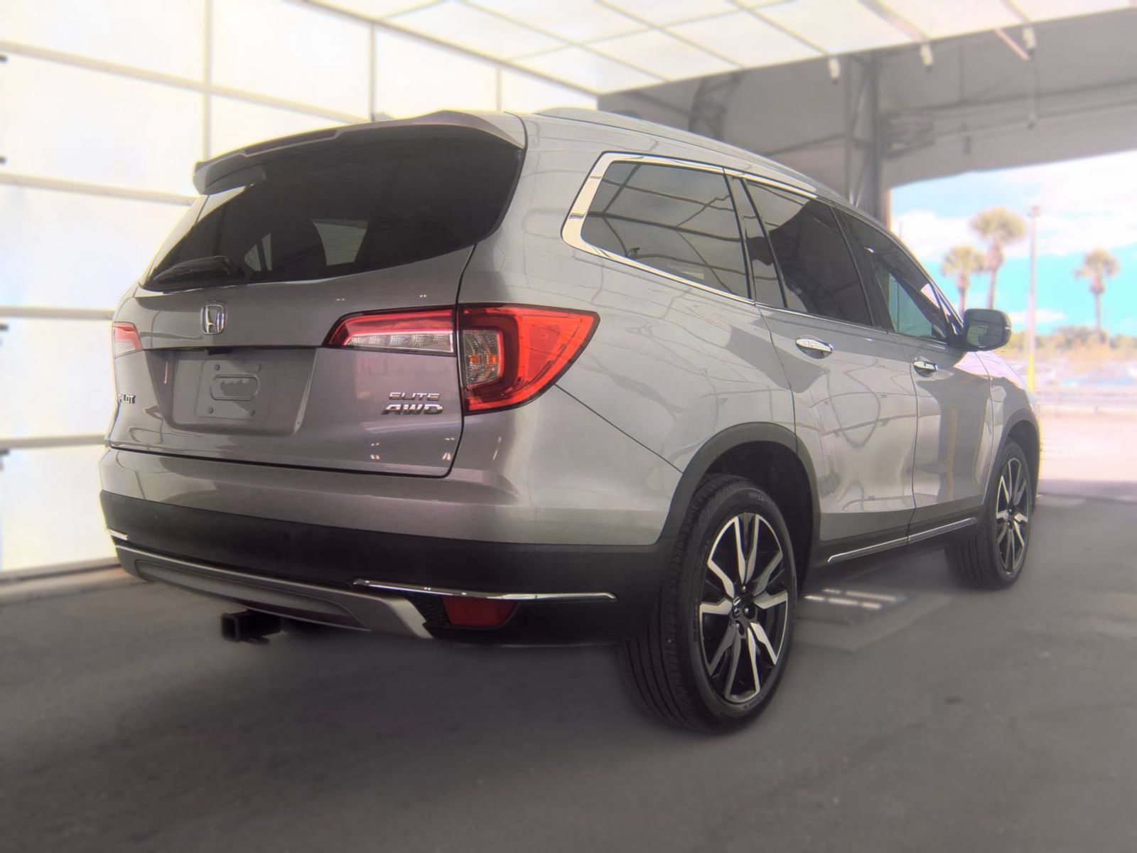 Used 2019 Honda Pilot Elite image 4
