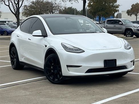 Used 2023 Tesla Model Y Long Range image 2