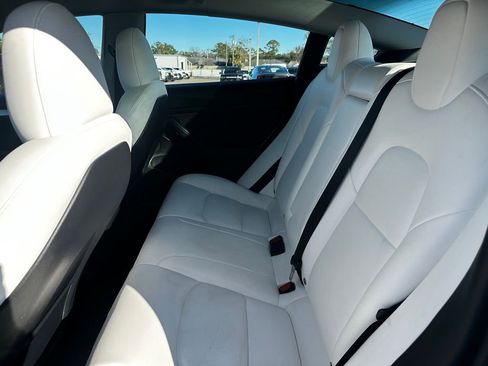 Used 2023 Tesla Model 3 Standard Range image 25