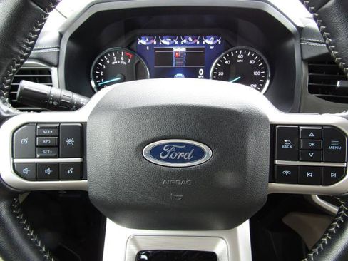 Used 2024 Ford Expedition XLT image 15