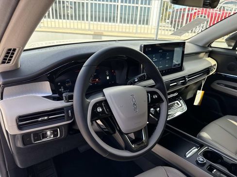 New 2026 Lincoln Corsair Premiere image 33