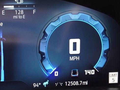Certified 2025 Ford Bronco Sport Outer Banks w/ Outer Banks Tech Package+ AWD/4WD image 31