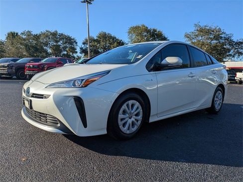 Used 2019 Toyota Prius LE image 7