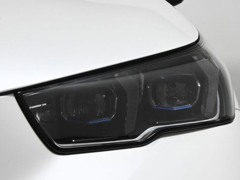 Used 2026 BMW 530i xDrive w/ M Sport Package image 11