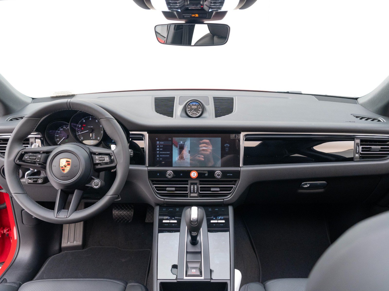 Certified 2026 Porsche Macan AWD/4WD image 30