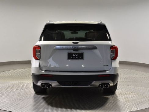 Used 2020 Ford Explorer Platinum w/ Premium Technology Package image 4