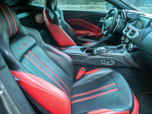 Used 2019 Aston Martin V8 Vantage Coupe image 22