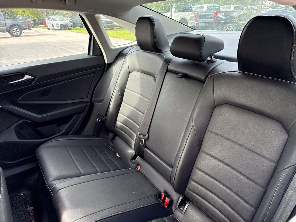 Used 2024 Volkswagen Jetta SE FWD image 11