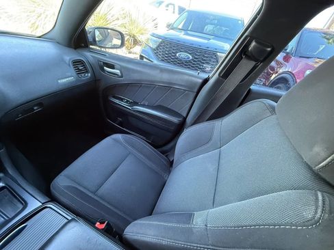 Used 2017 Dodge Charger SXT w/ Blacktop Package RWD image 44