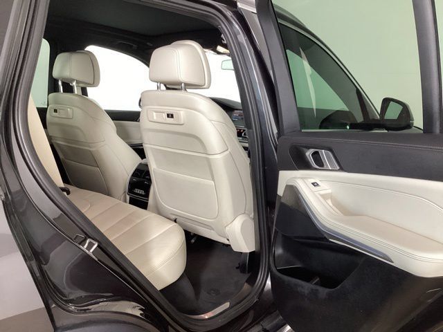 Used 2022 BMW X5 xDrive40i w/ Luxury Seating Package AWD/4WD image 24
