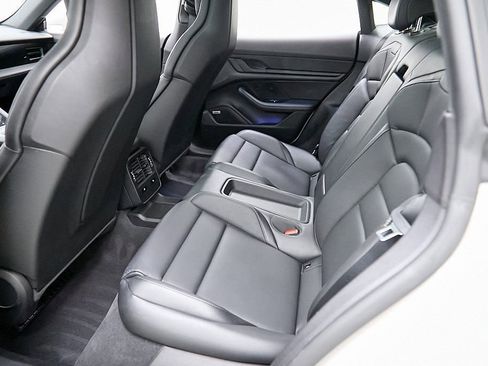 Used 2022 Porsche Taycan image 38