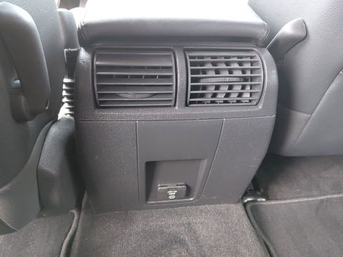 Used 2009 Jeep Grand Cherokee Laredo AWD/4WD image 17