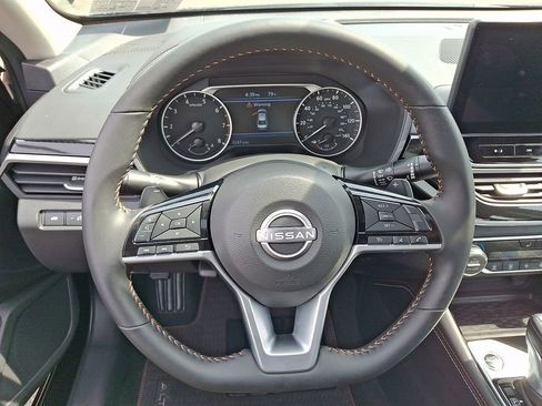 Certified 2025 Nissan Altima 2.5 SR w/ SR Premium Package image 19