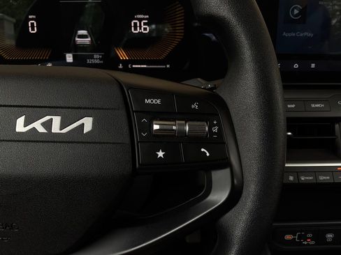 Used 2025 Kia K4 FWD image 36