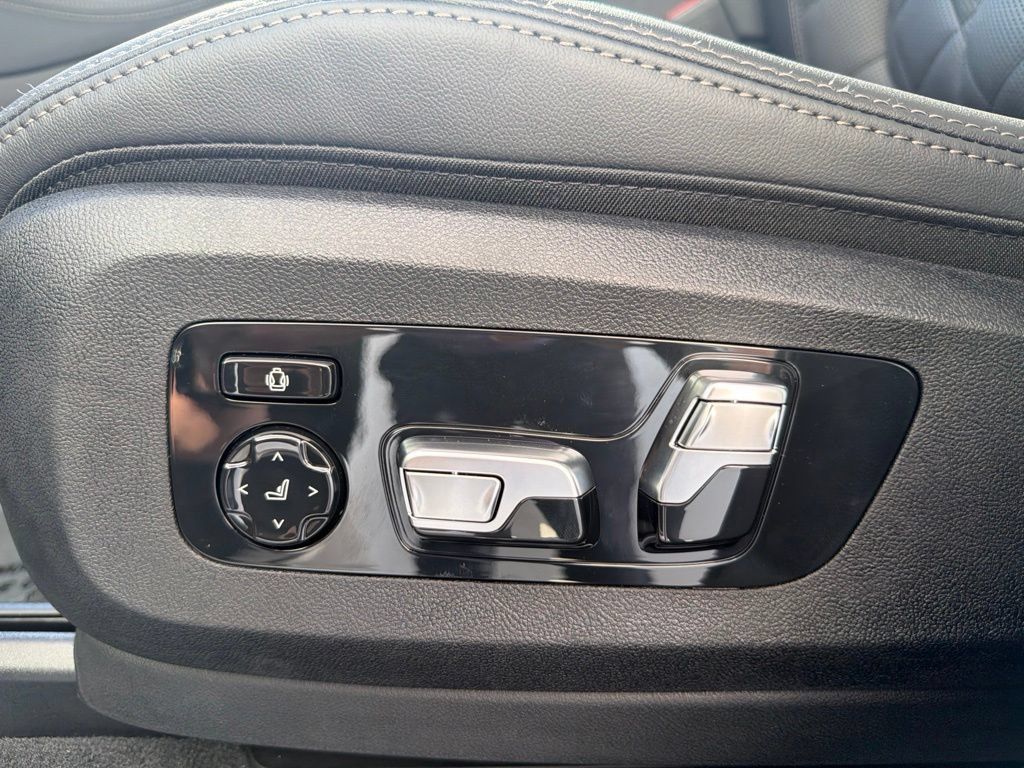 New 2026 BMW X5 xDrive40i w/ Climate Comfort Package AWD/4WD image 39