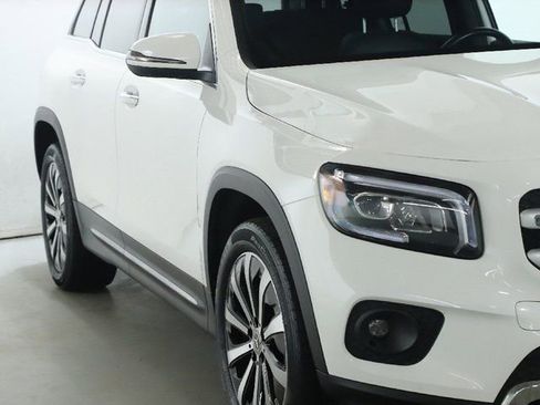 Used 2022 Mercedes-Benz GLB 250 4MATIC image 8