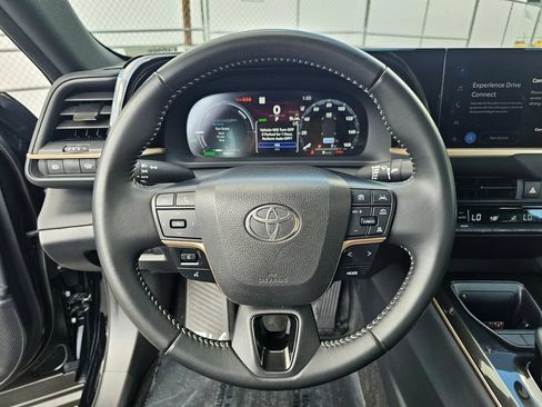 Certified 2024 Toyota Crown AWD/4WD image 23