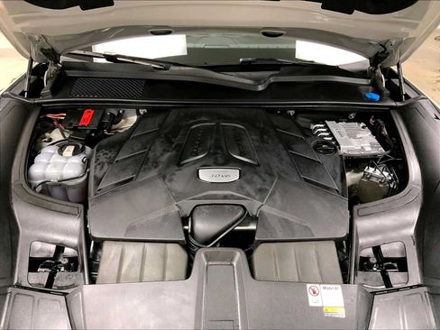 Certified 2023 Porsche Cayenne Platinum Edition AWD/4WD image 32
