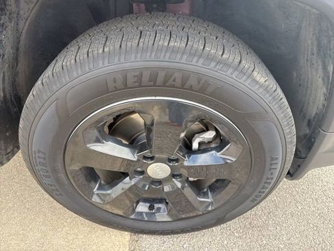 Used 2021 Jeep Compass Latitude image 5