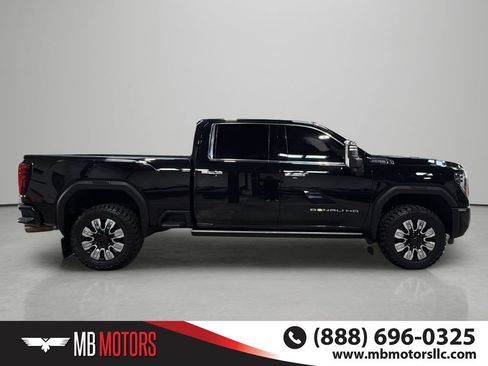 Used 2025 GMC Sierra 3500 Denali w/ Denali Reserve Package AWD/4WD image 5