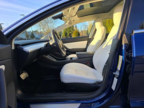 Used 2019 Tesla Model 3 Performance image 20